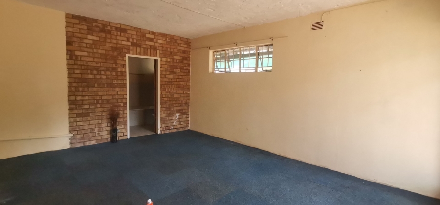 4 Bedroom Property for Sale in Roosheuwel North West